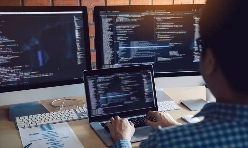 数据科学选型:R与Python如何赋能兴仁县网站建设?